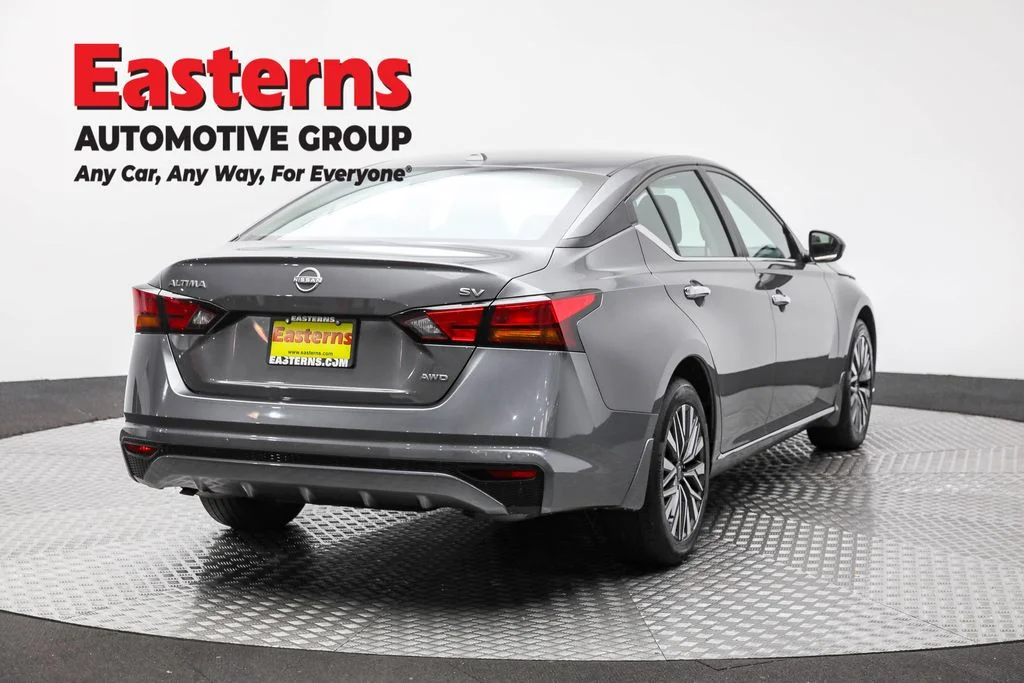 Used 2024 Gray Nissan 2.5 SV image 5