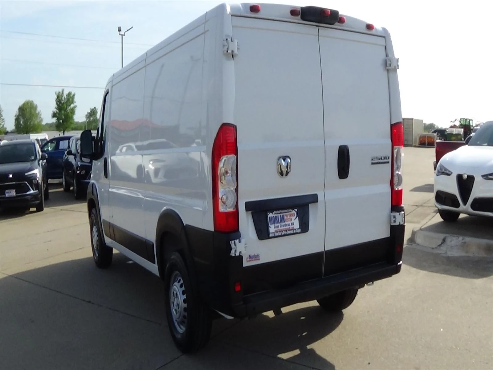 Used 2025 Bright White Clear Coat (pw7) RAM Tradesman 2500 image 8