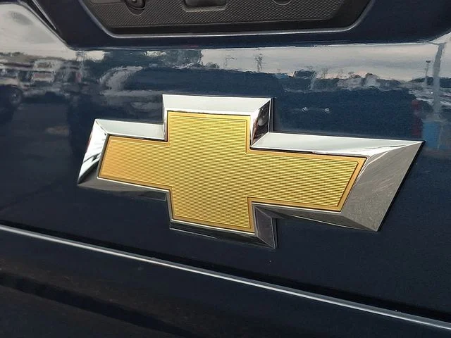Used 2022 Blue Chevrolet LTZ image 31