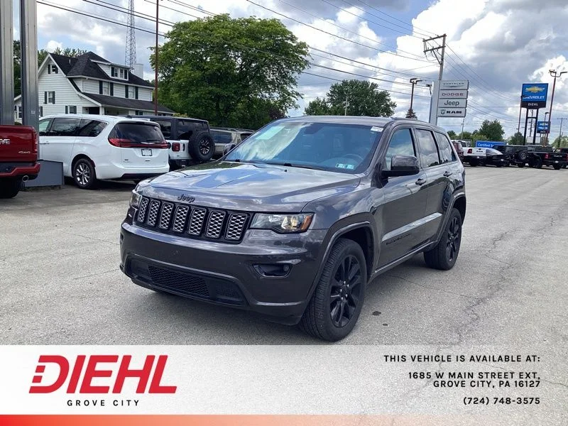 Used 2021 Gray Jeep Laredo X image 3