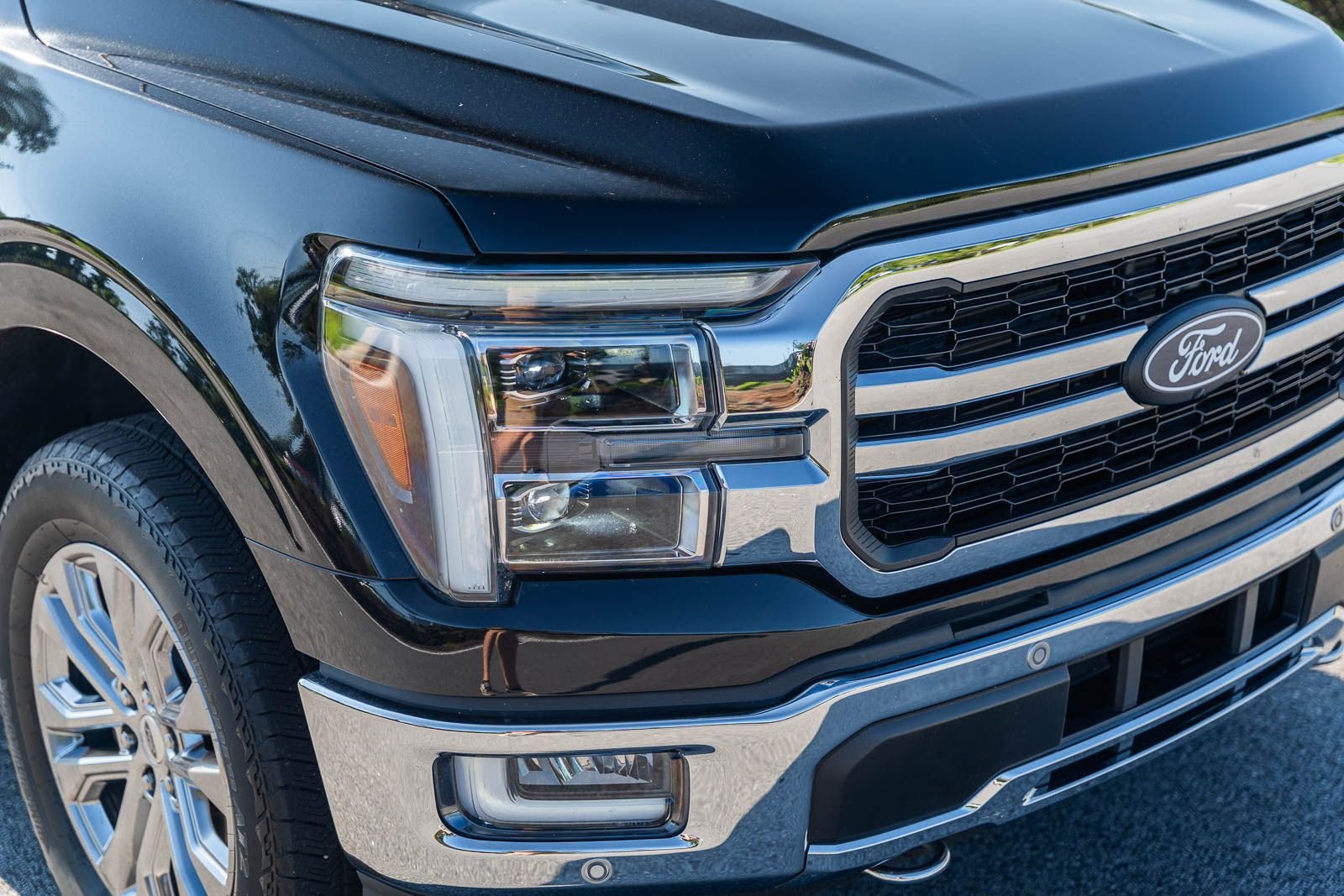 Used 2024 Black Ford Lariat image 9