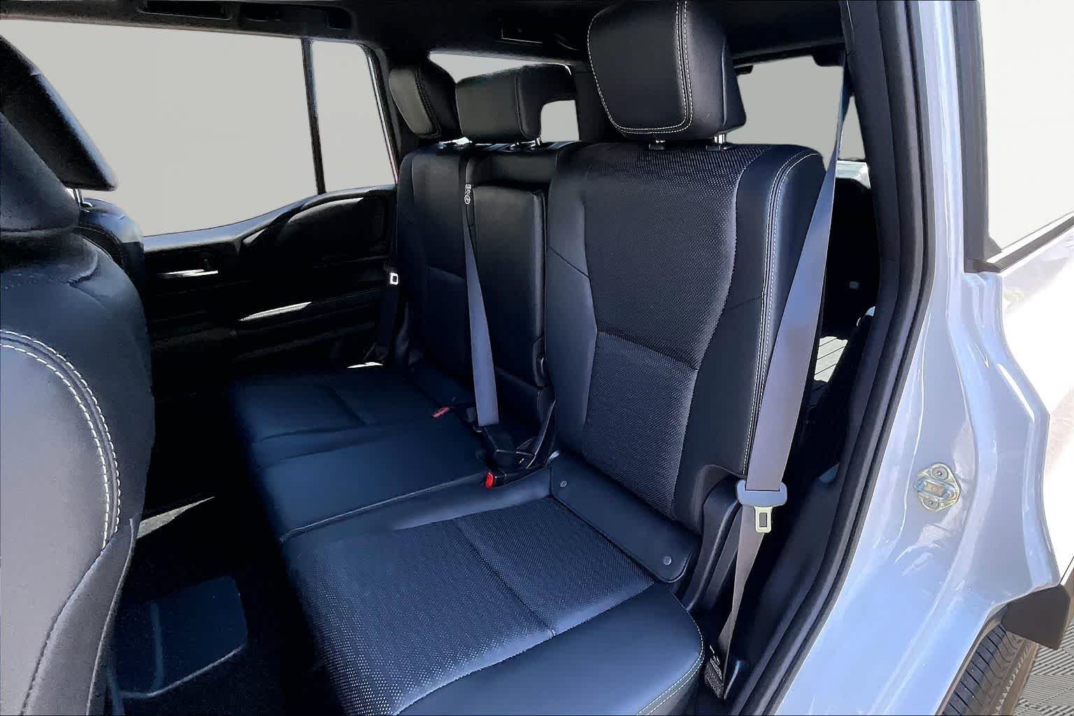 Used 2025 Wind Chill Pearl Toyota  image 21