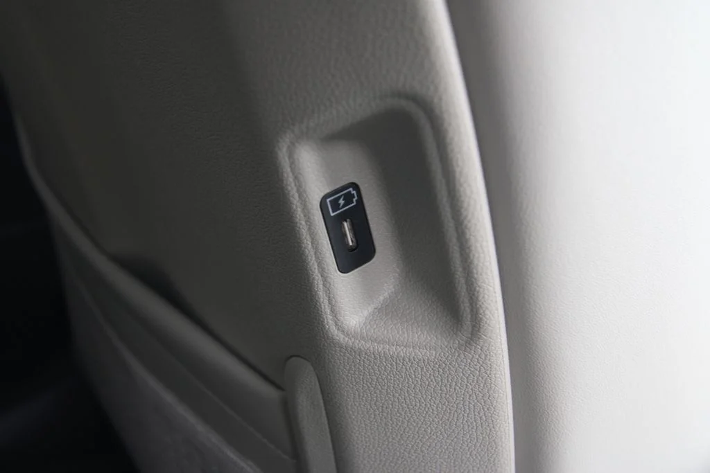 New 2026 Snow White Pearl Kia EX image 41
