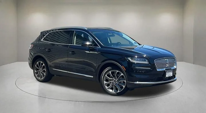 2023 Lincoln Nautilus Reserve FWD's photo