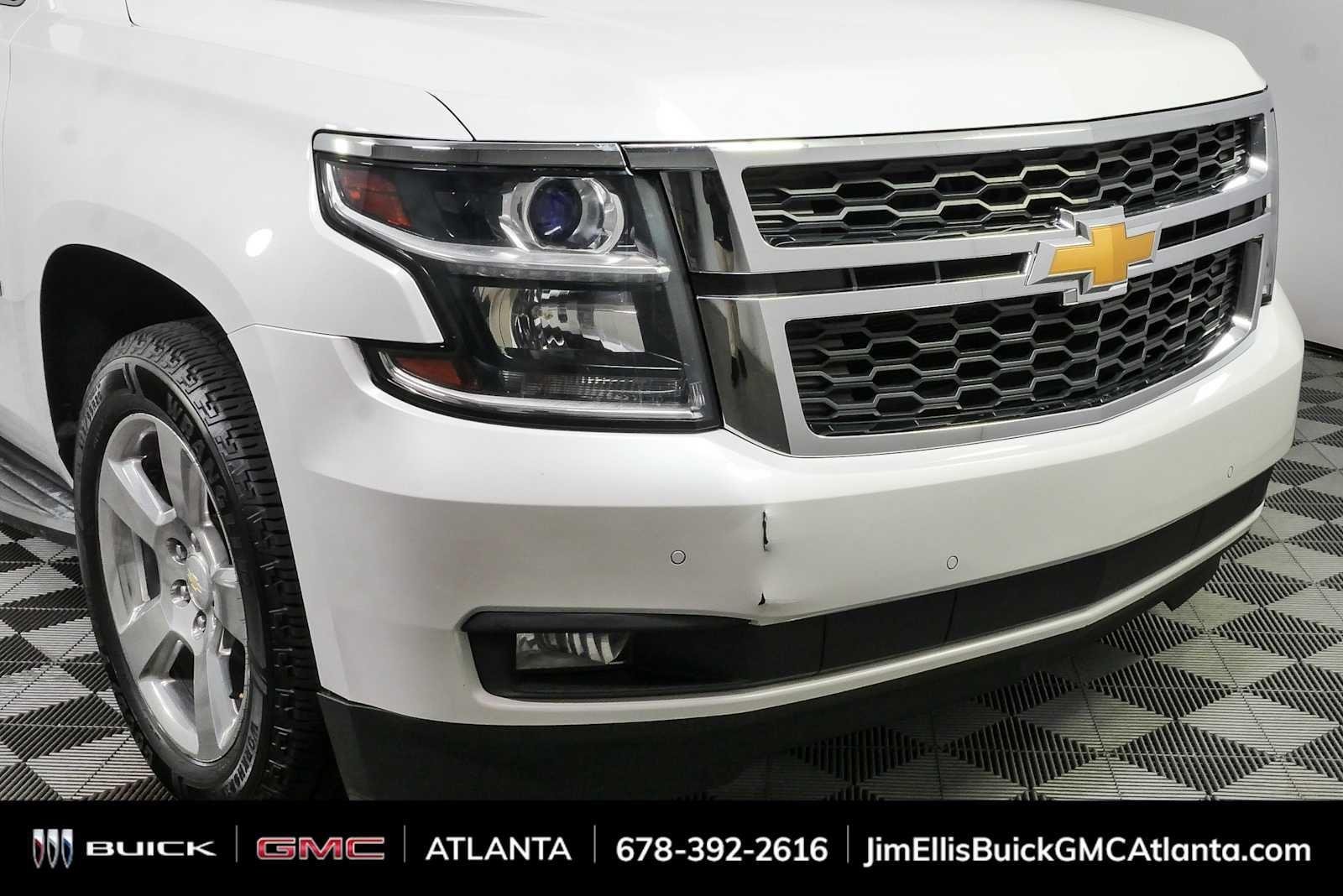 Used 2016 IRIDESCENT PEARL TRICOAT Chevrolet LT image 40