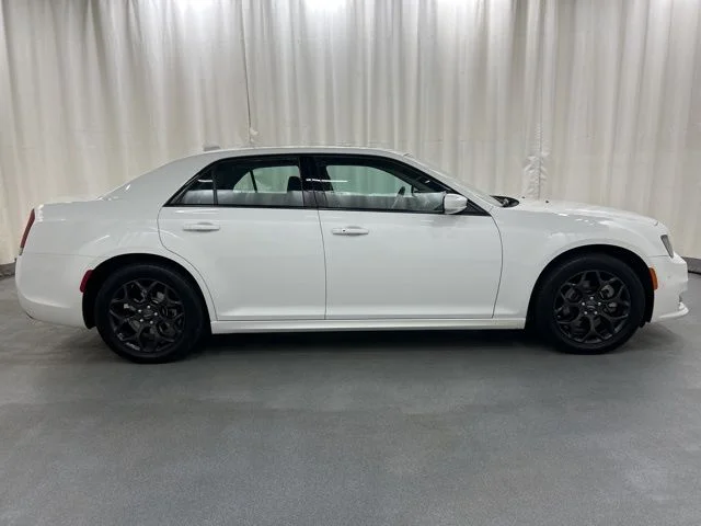 Used 2023 White Chrysler Touring image 7