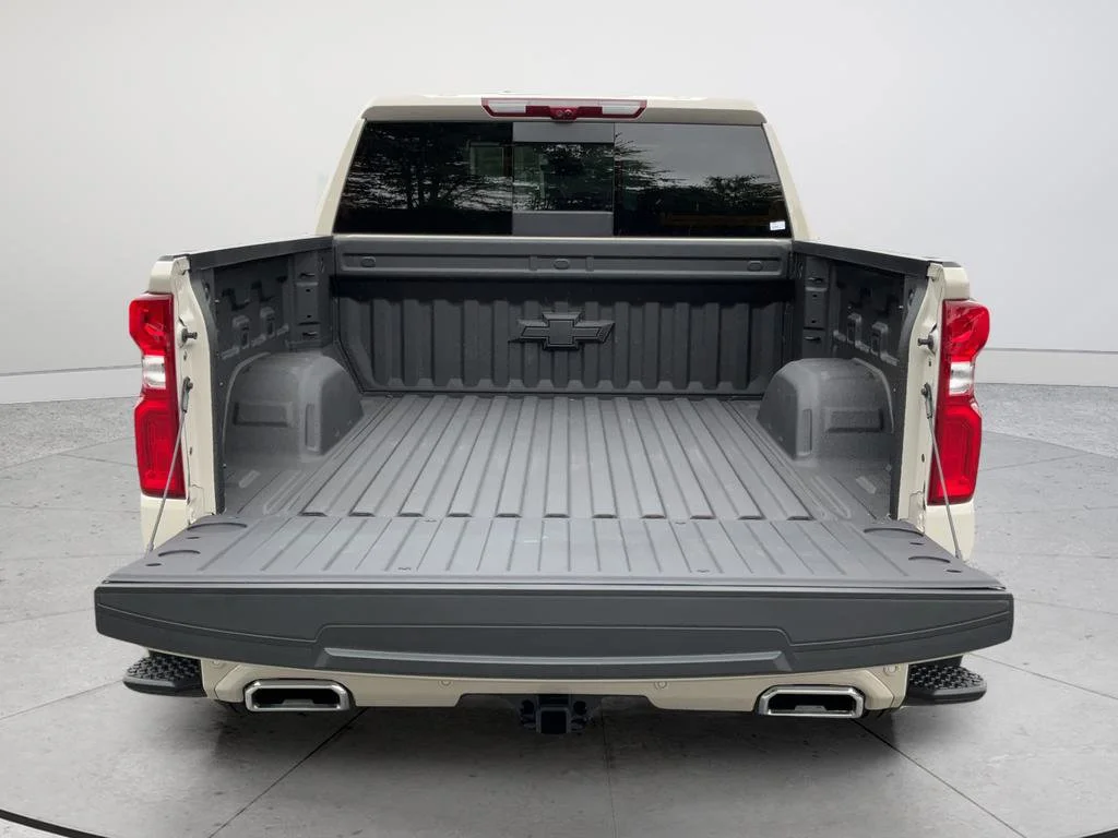New 2026 Chevrolet Silverado 1500 High Country 4D Crew Cab