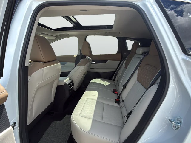 New 2026 Everest White Pearl TriCoat Nissan Platinum image 15