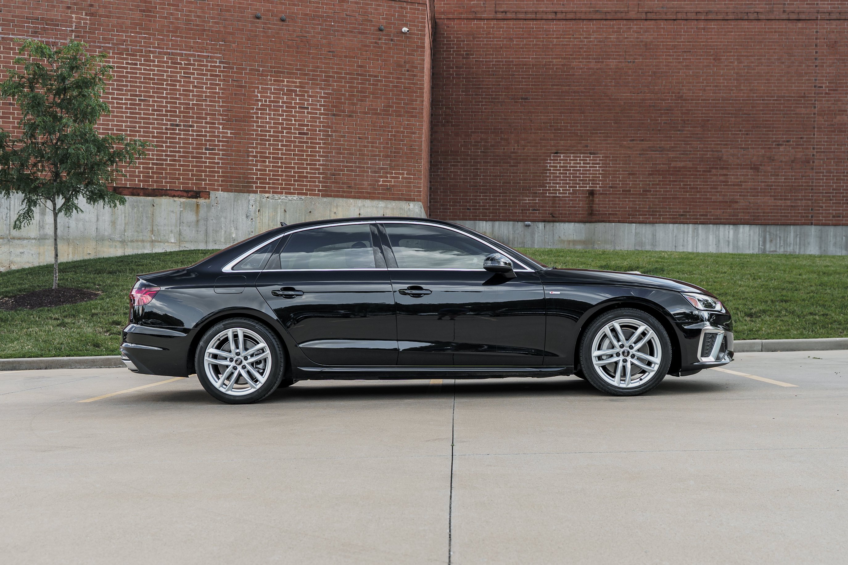 Used 2024 Mythos Black Metallic Audi S line Premium image 3