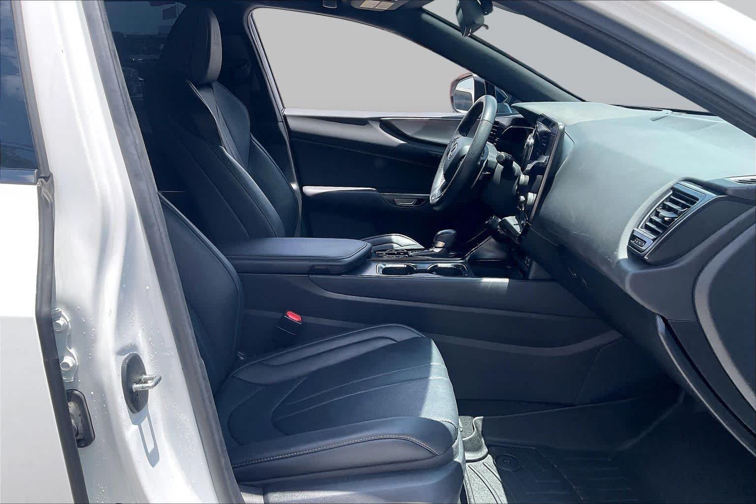 Used 2024 Ultra White Lexus F SPORT Handling image 8