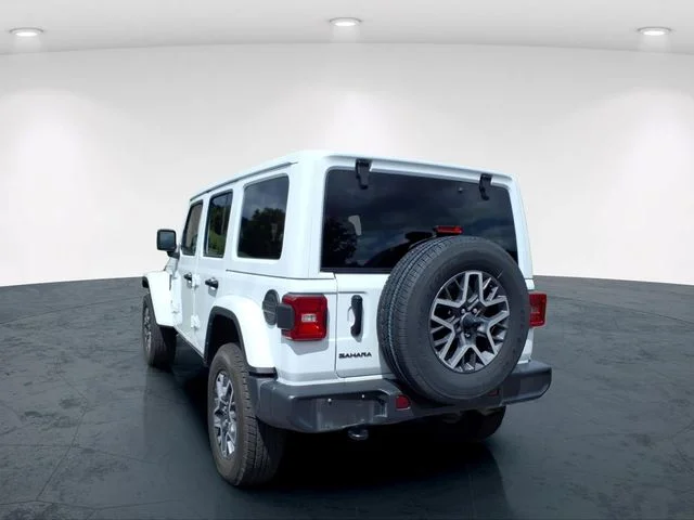 Used 2025 White Jeep Sahara image 11