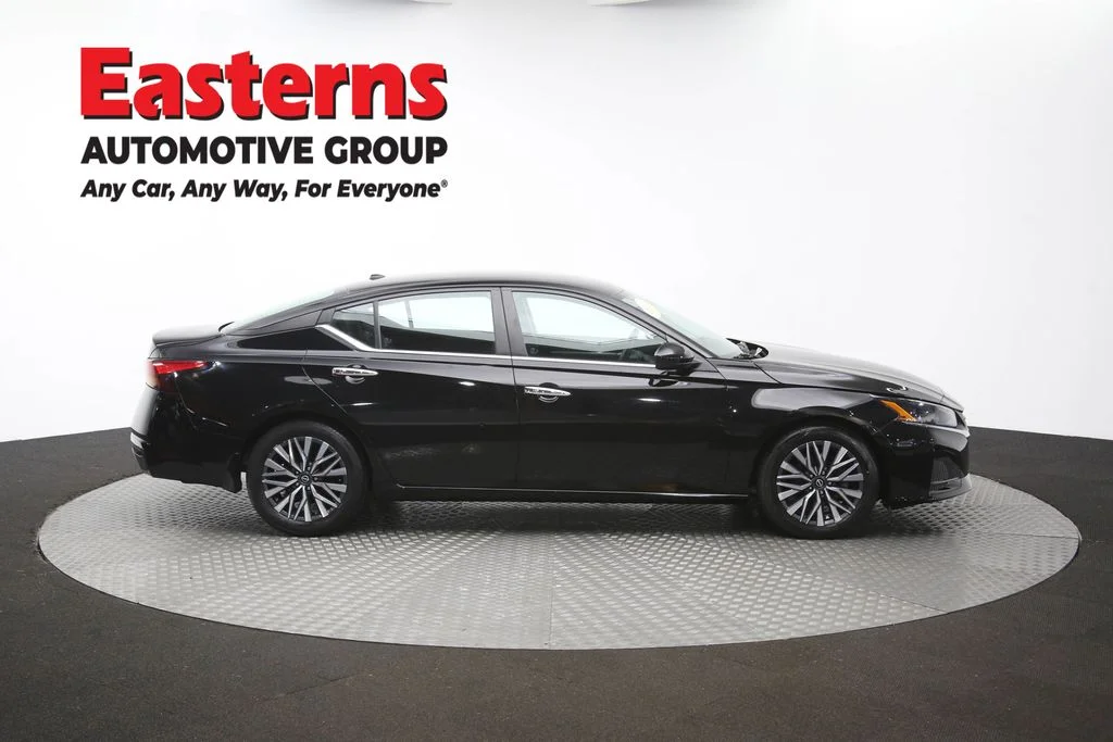 Used 2023 Black Nissan 2.5 SV image 45