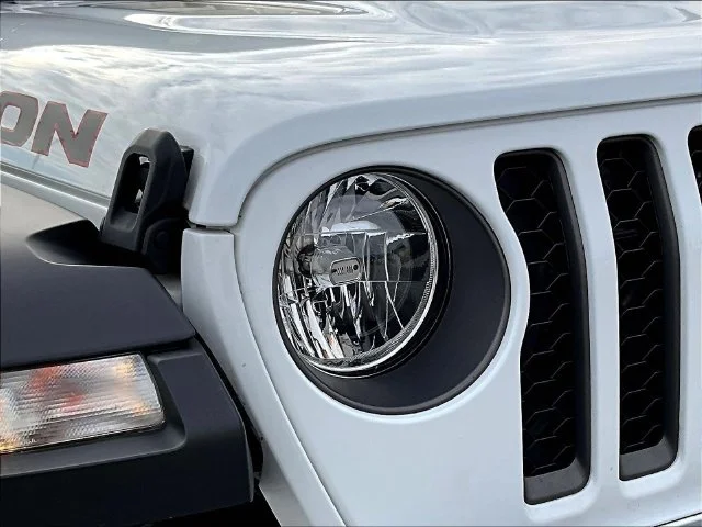 Used 2023 White Jeep Rubicon image 38