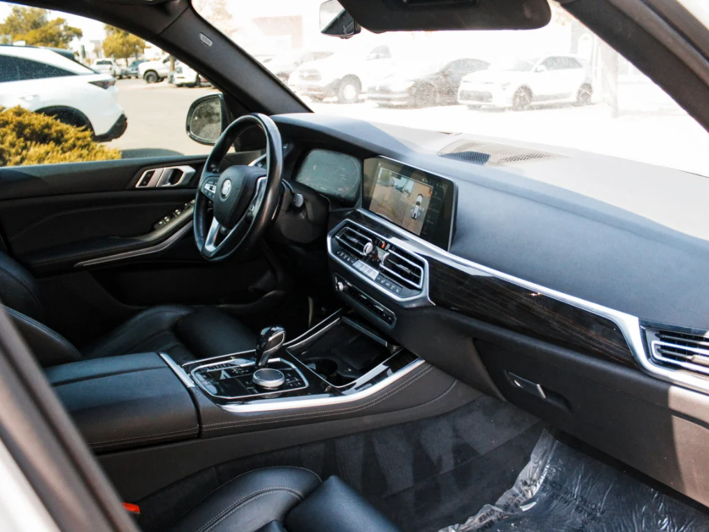 Used 2019 Alpine White BMW xDrive40i image 31