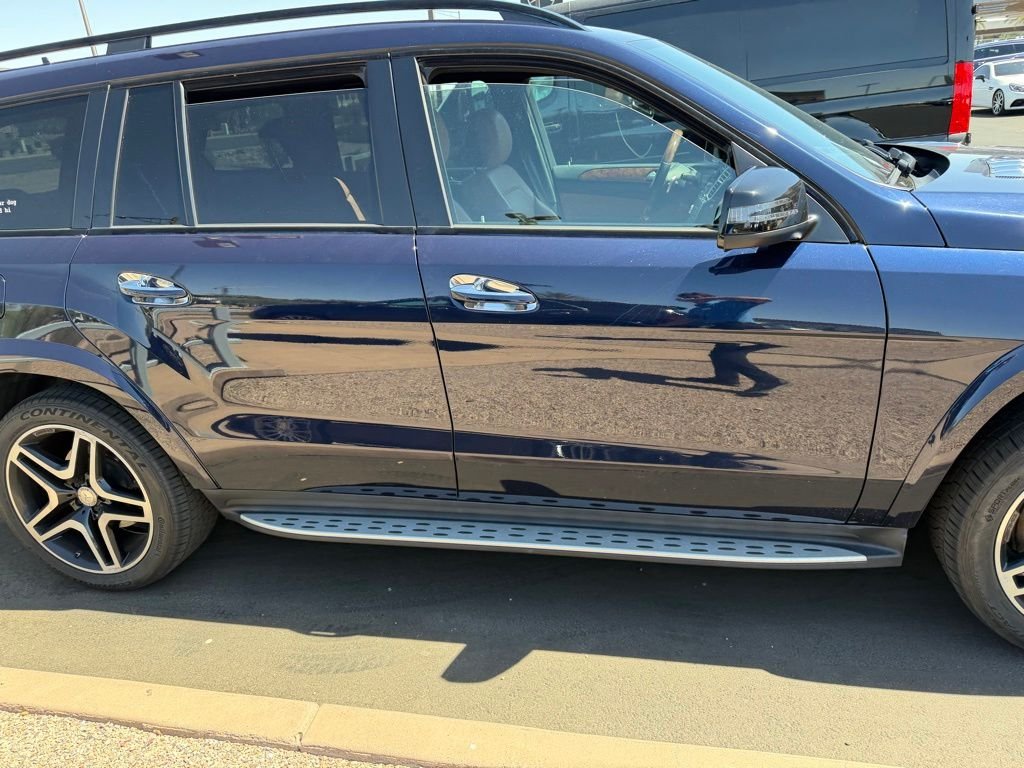 Used 2017  Mercedes-Benz GLS 550 image 2