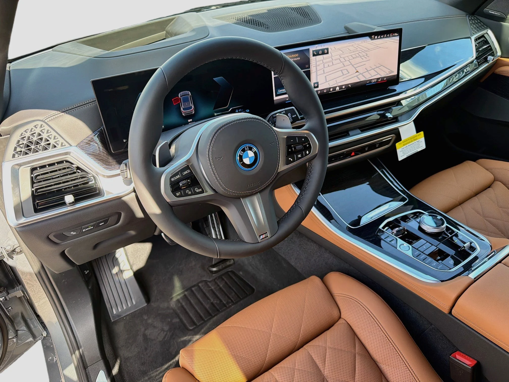 Used 2026 Skyscraper Grey Metallic BMW xDrive50e image 25