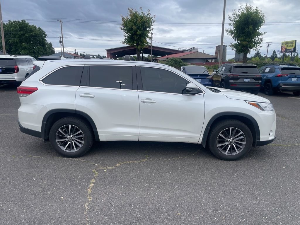 Used 2017 Blizzard Pearl Toyota XLE image 4