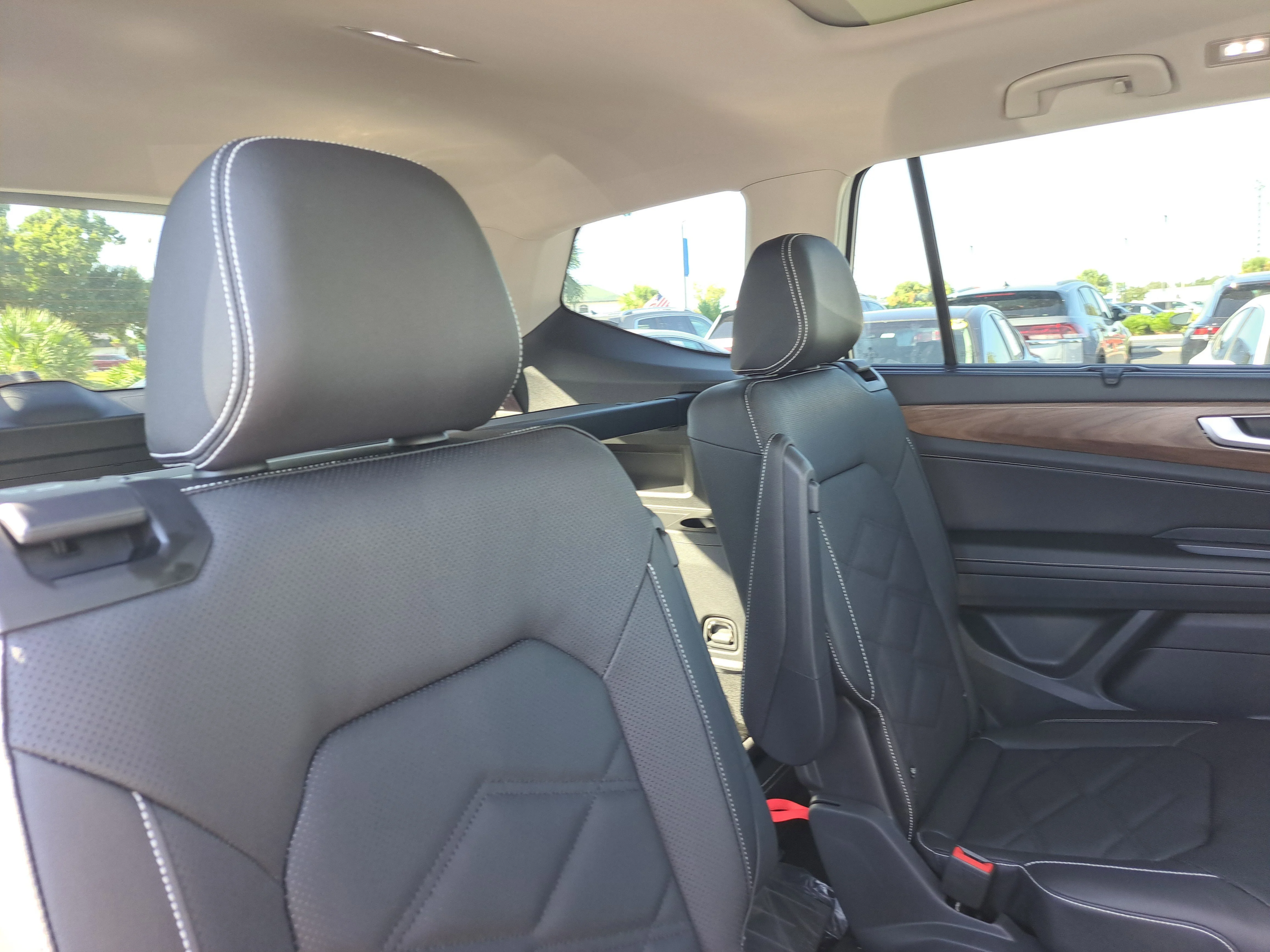 2026 Volkswagen Atlas SE w/Tech - Photo 10
