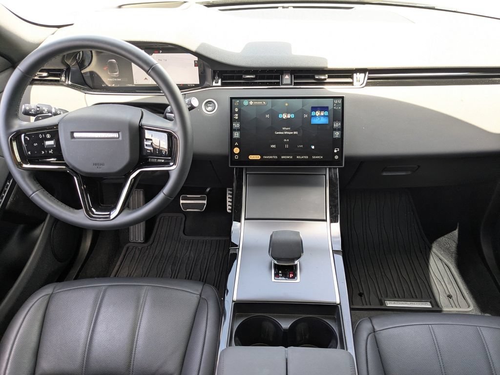 Used 2025 Black Land Rover Dynamic SE image 17
