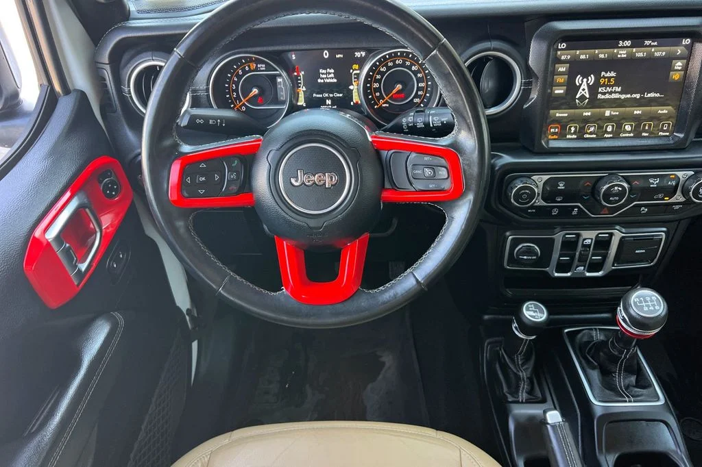 Used 2018 White Jeep Unlimited Sahara image 17