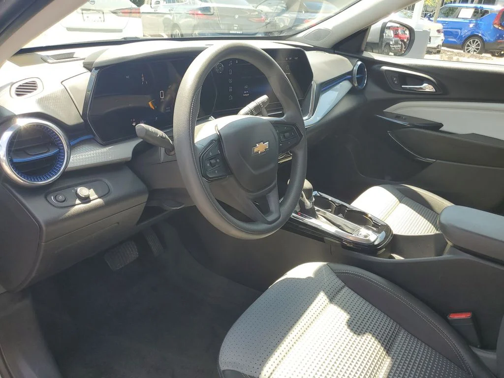 Used 2025 Gray Chevrolet LT image 10