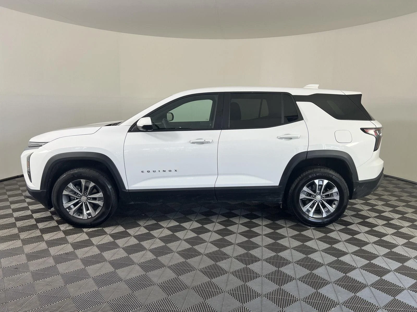 New 2026 Summit White Chevrolet LT image 6