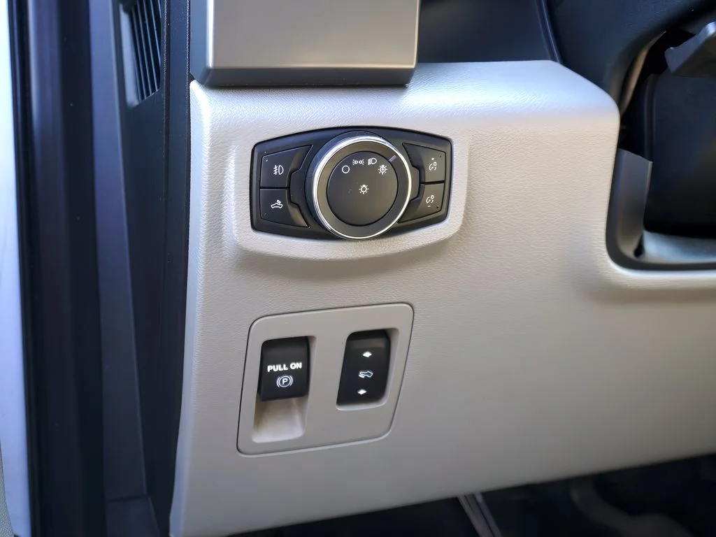 2020 Ford F-150 XLT - Photo 18
