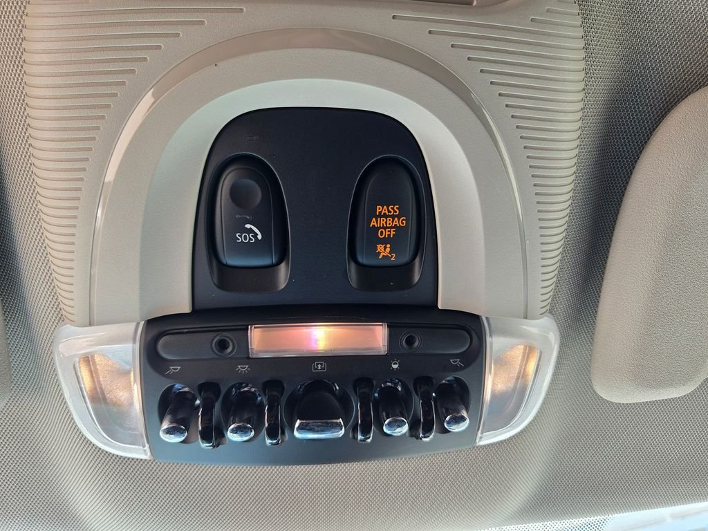 Used 2020 White MINI Signature image 8