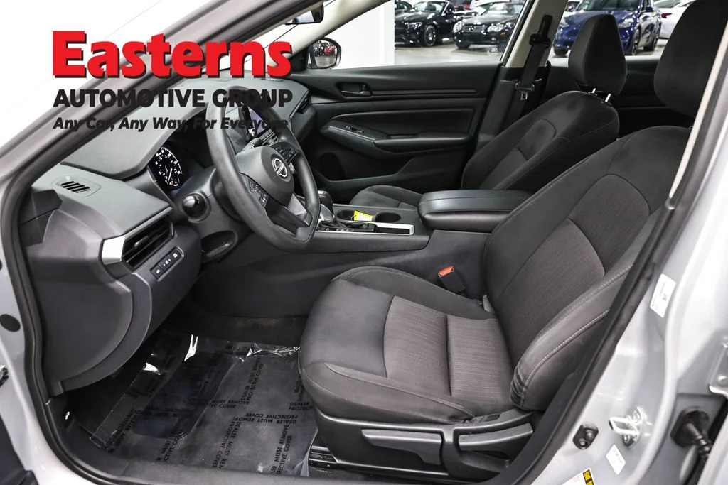 Used 2023 Silver Nissan 2.5 S image 13