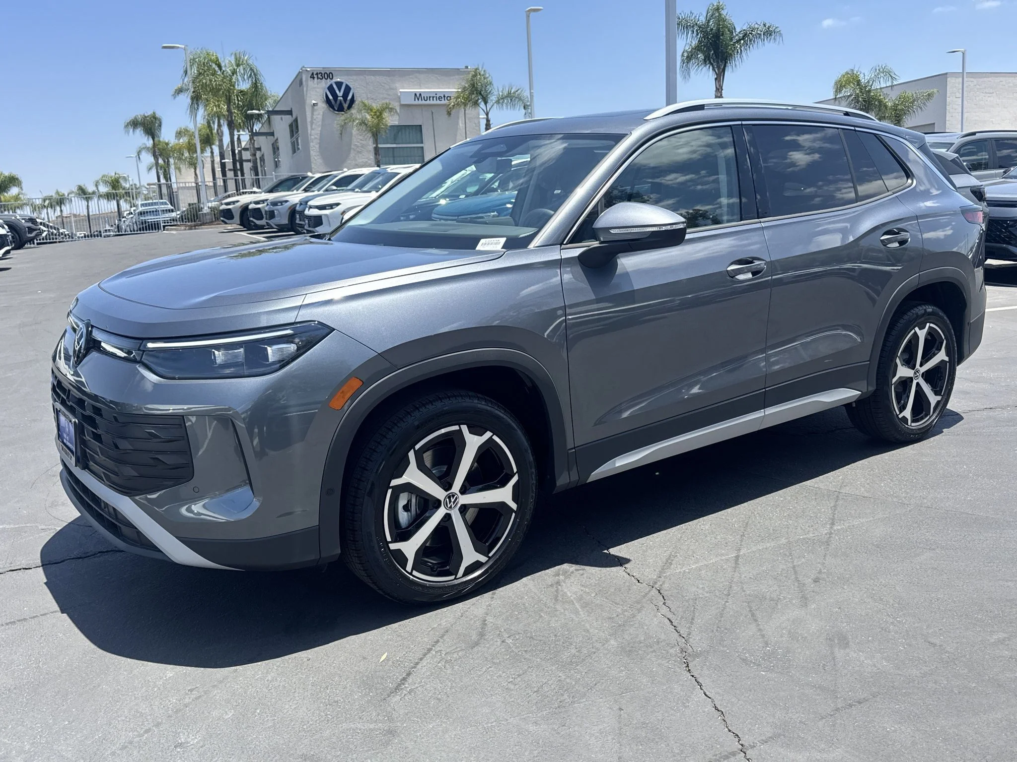 New 2026 Platinum Gray Metallic Volkswagen SE image 3