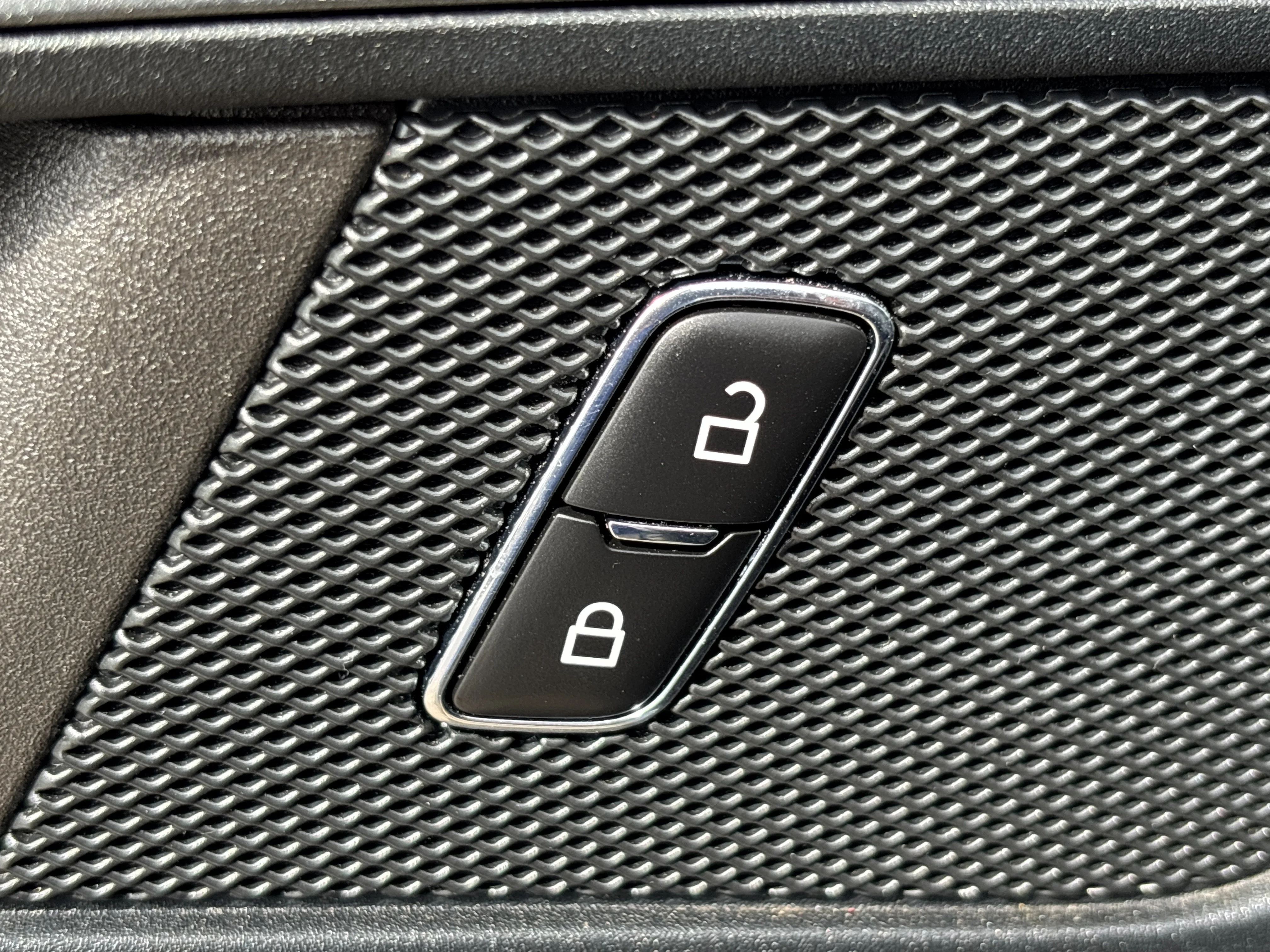 Used 2023 Iconic Silver Metallic Ford SE AWD image 19