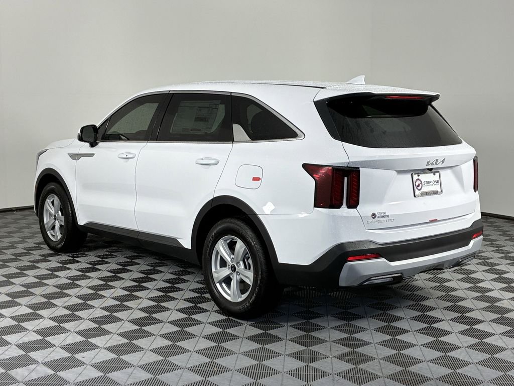 New 2026 Glacial White Pearl Kia LX image 5