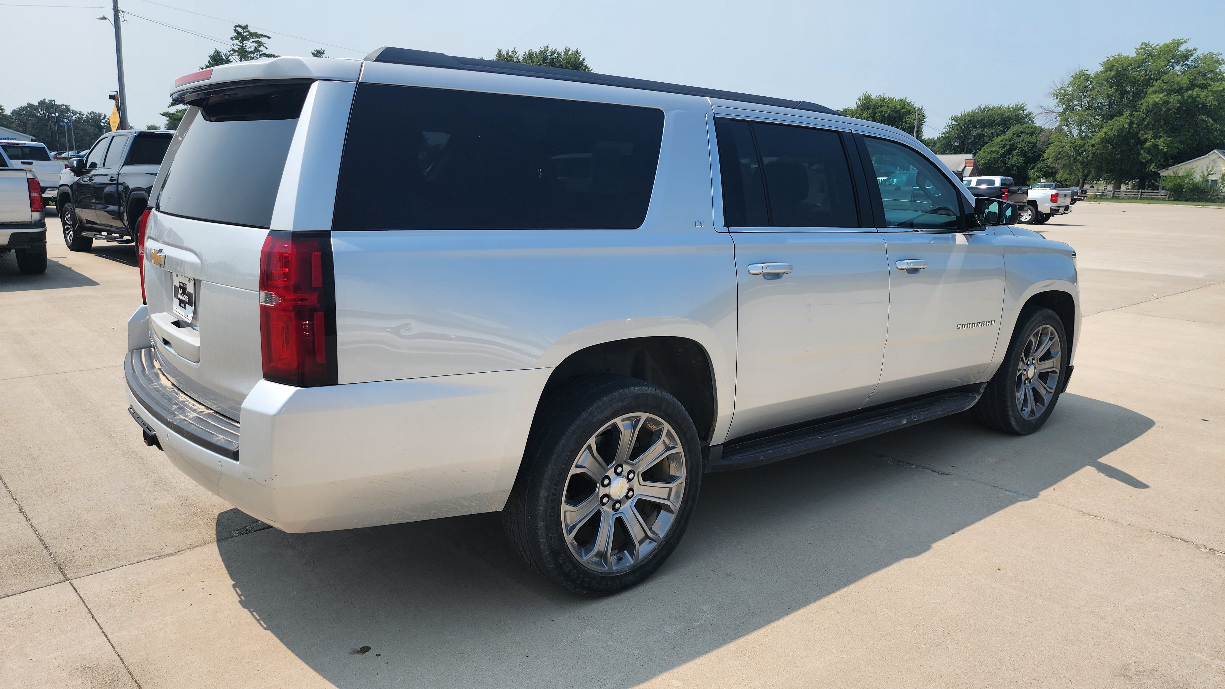 Used 2018 SILVER ICE METALLIC Chevrolet LT image 4