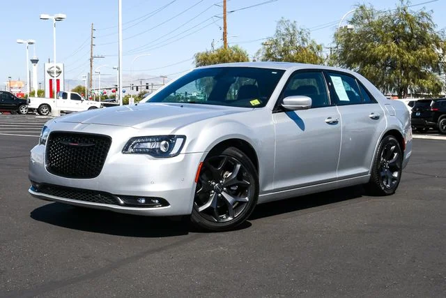 2023 Chrysler 300 S's photo