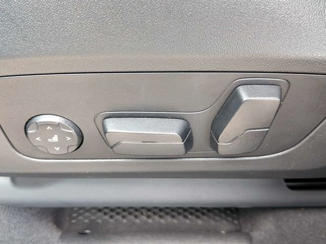 Used 2023 Blue BMW xDrive28i image 17