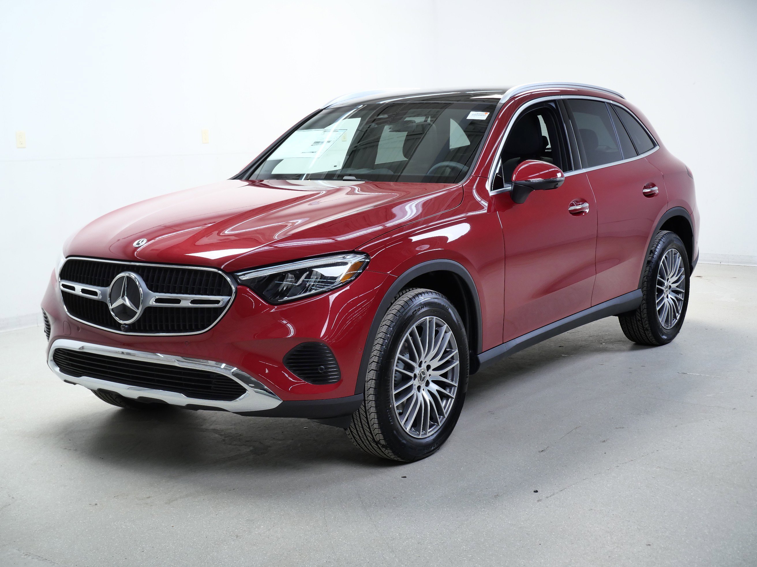 New 2026 MANUFAKTUR Patagonia Red Metallic Mercedes-Benz GLC 300 image 4