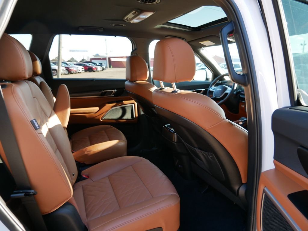 Certified Used 2025 White Kia EX X-Line image 9
