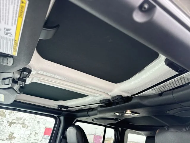 Used 2022 Gray Jeep Unlimited Sahara Altitude image 22
