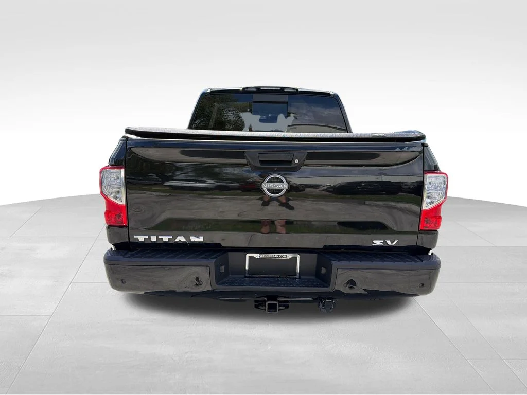 2023 Nissan Titan SV - Photo 6