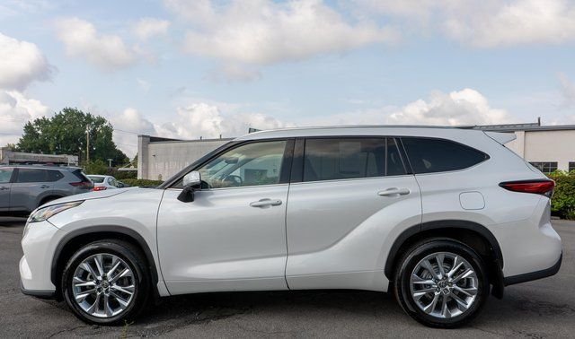 Used 2023 Beige Toyota Limited image 9