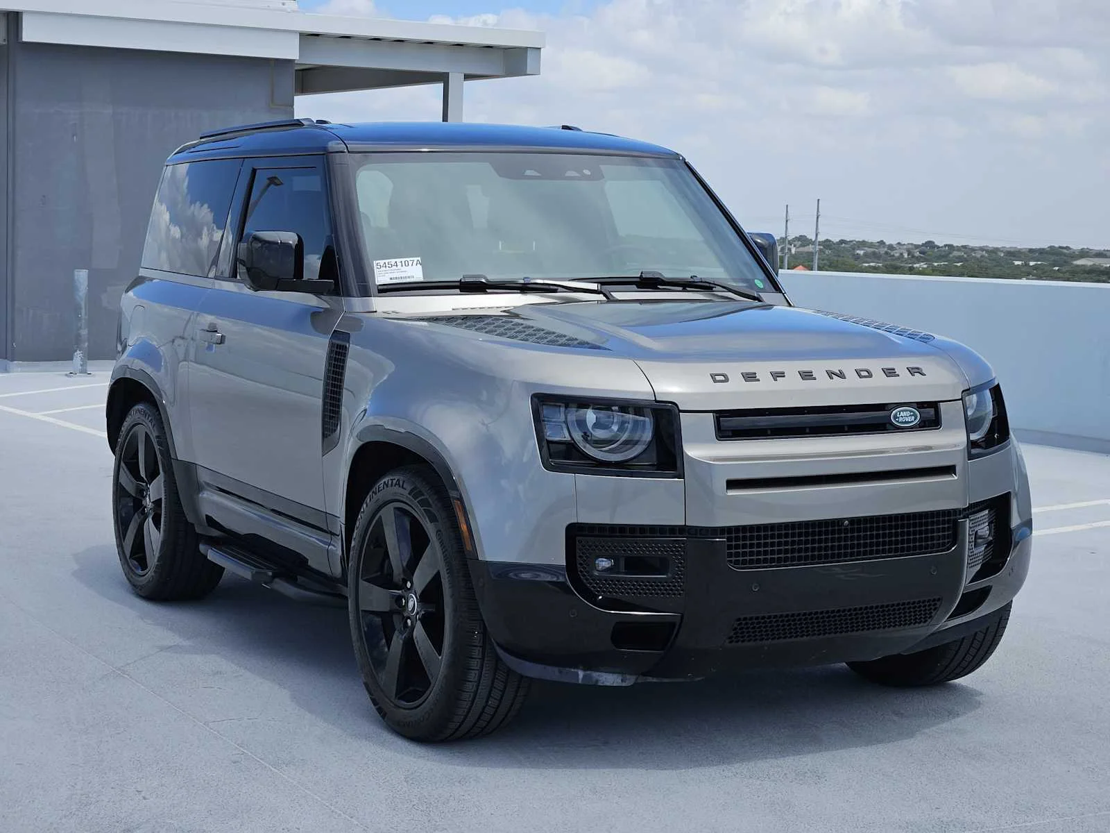 Certified Used 2024 Silicon Silver Premium Metallic Land Rover X-Dynamic SE image 3