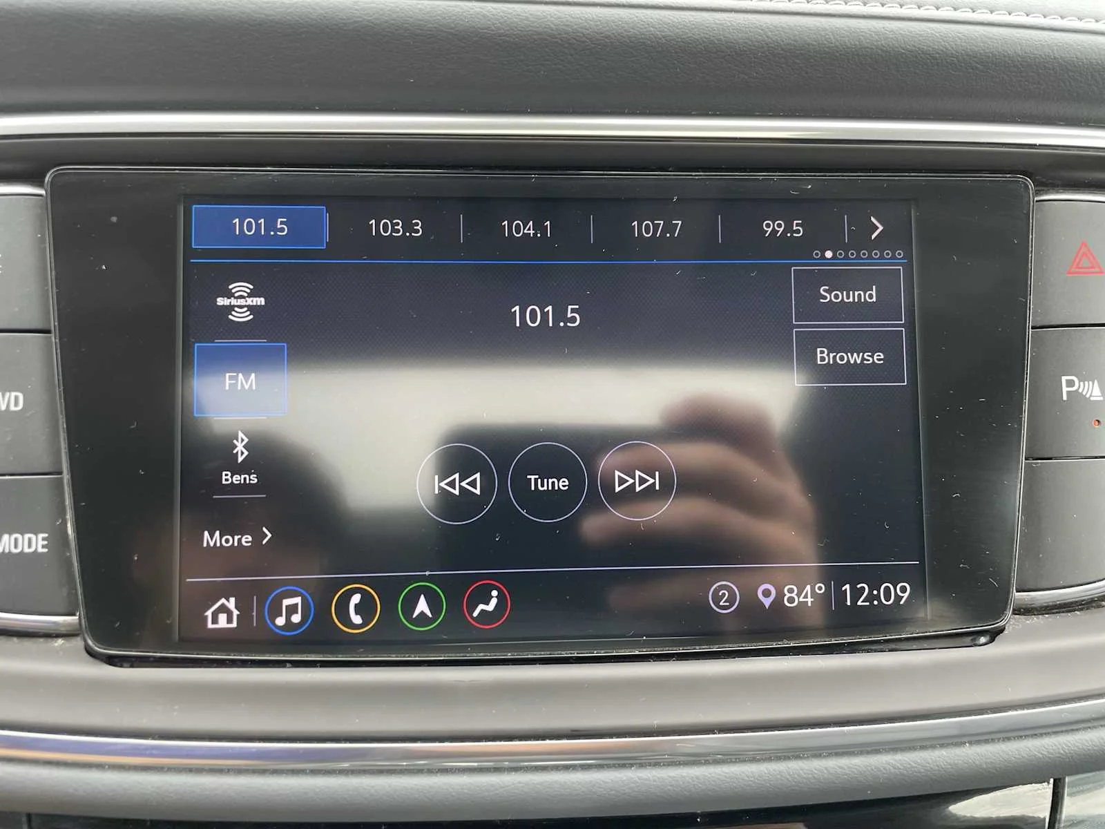 Used 2020 Includes Satin Nickel lower exterior accent color.) Buick Essence image 13
