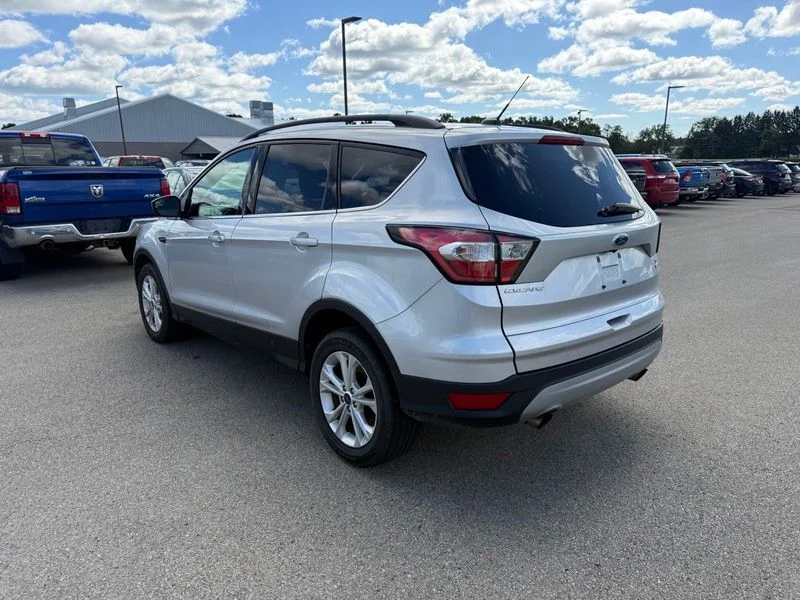 Used 2018 Silver Ford SE image 18