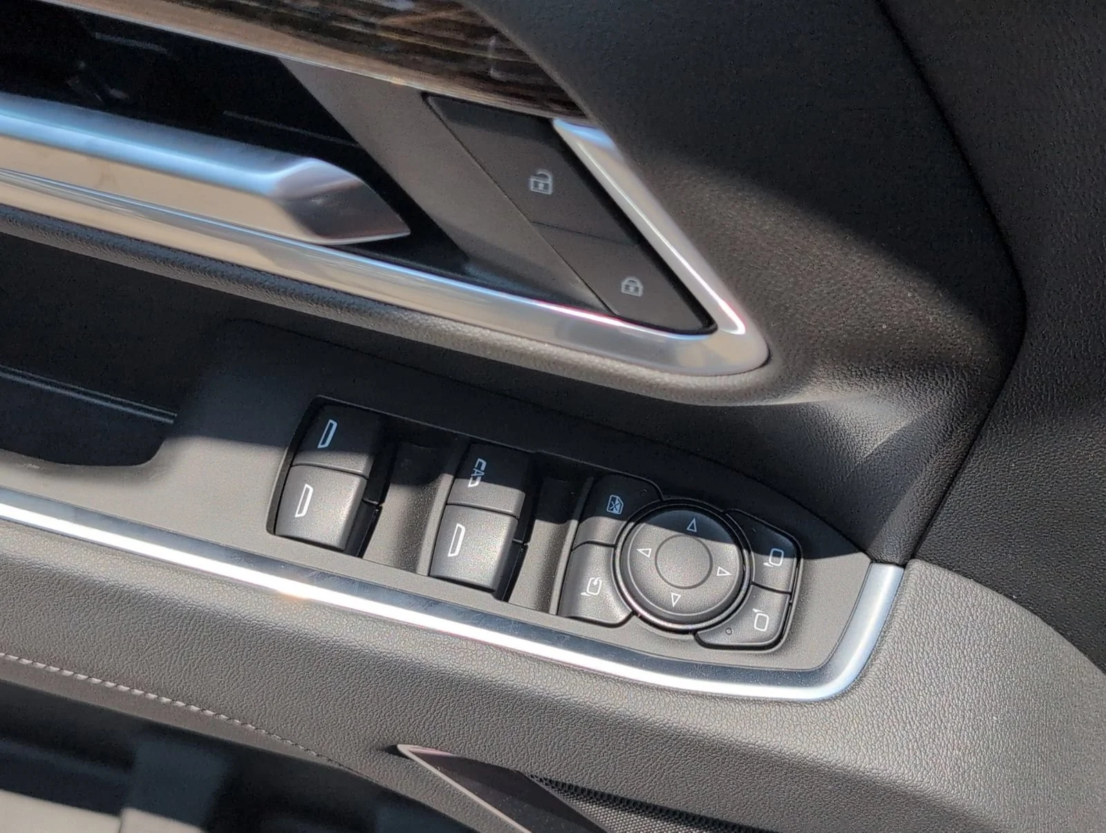 New 2026 Sterling Metallic GMC SLE image 16