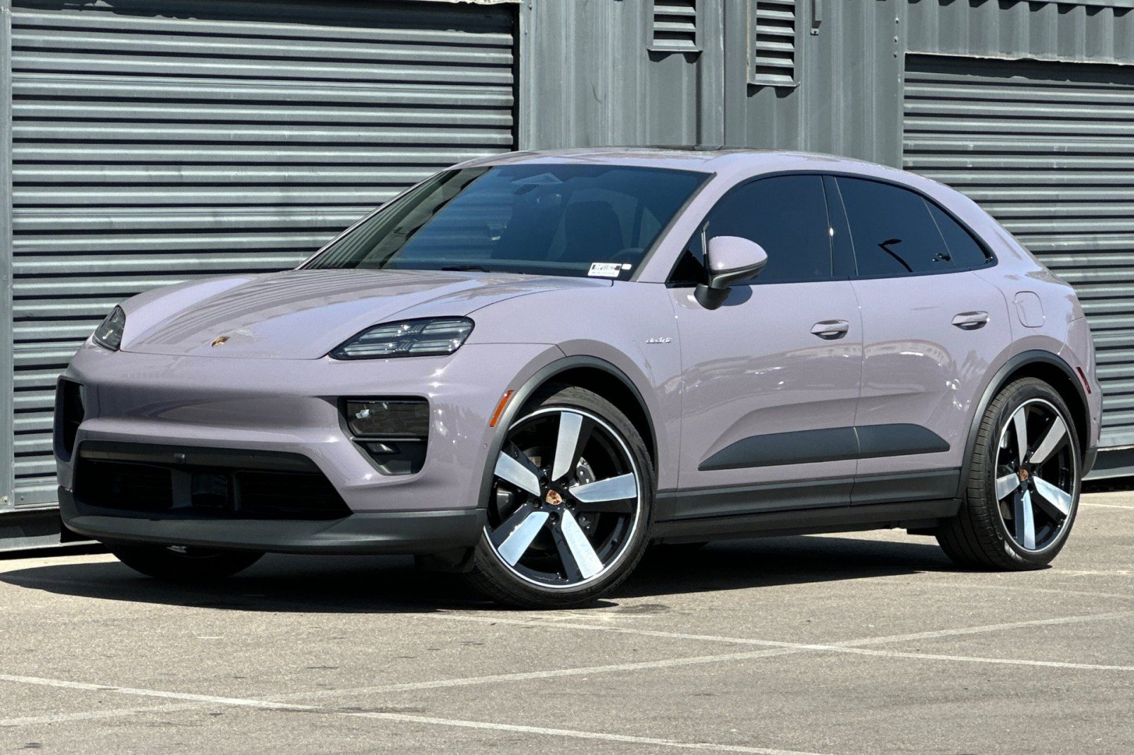 2024 Porsche Macan Macan 4 Electric's photo