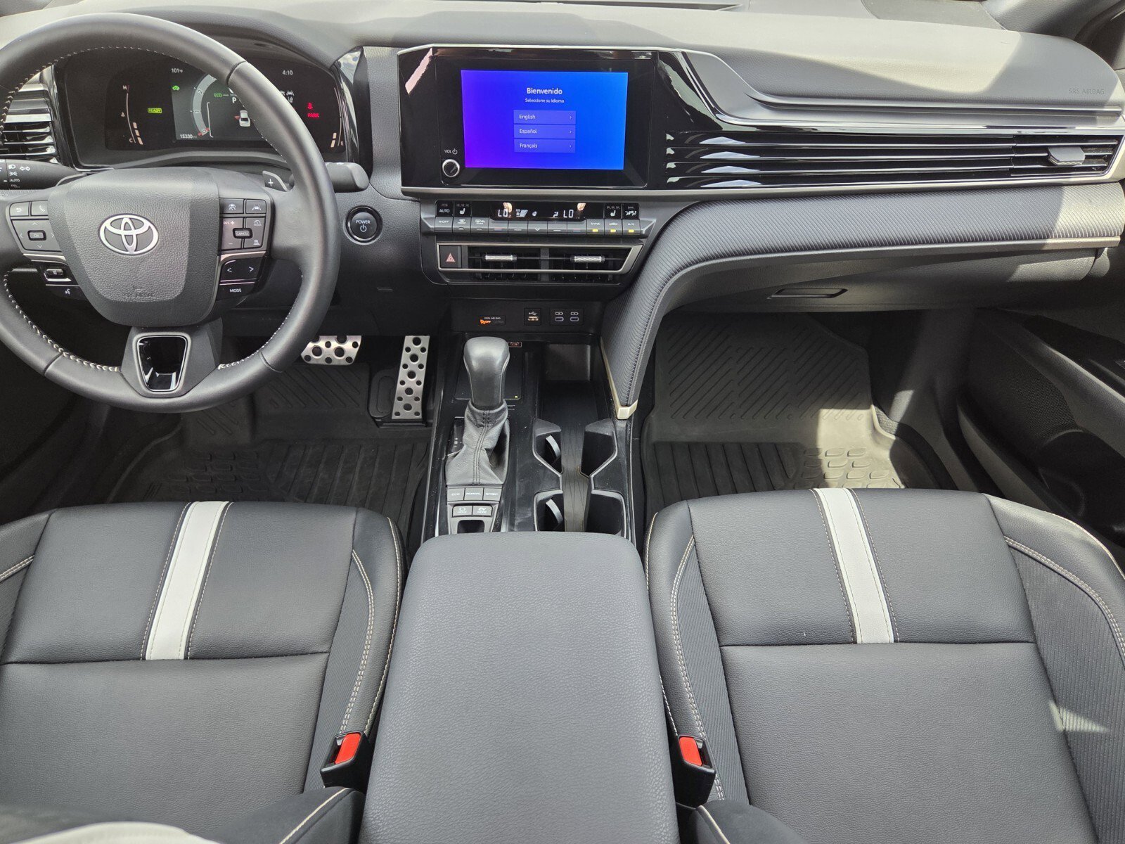 Used 2025 Ice Cap Toyota SE image 6