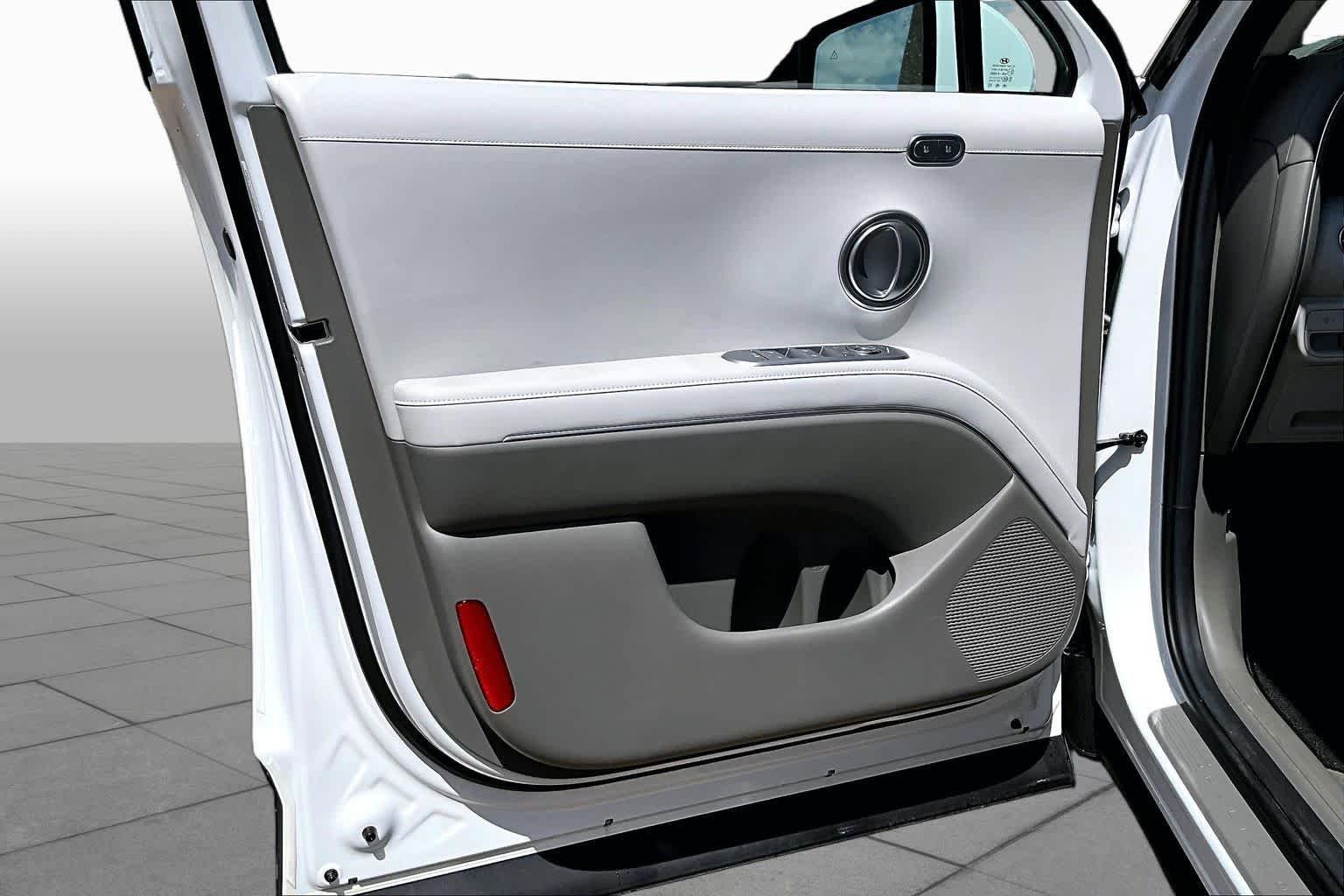New 2026 Creamy White Pearl Hyundai SEL Premium 7P image 10