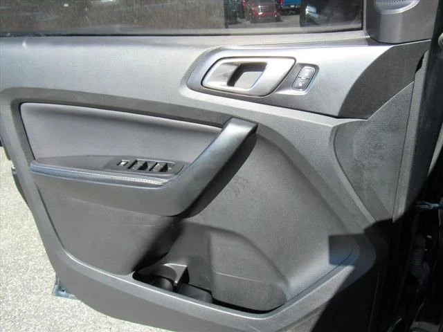 Used 2022 Black Ford Lariat image 25