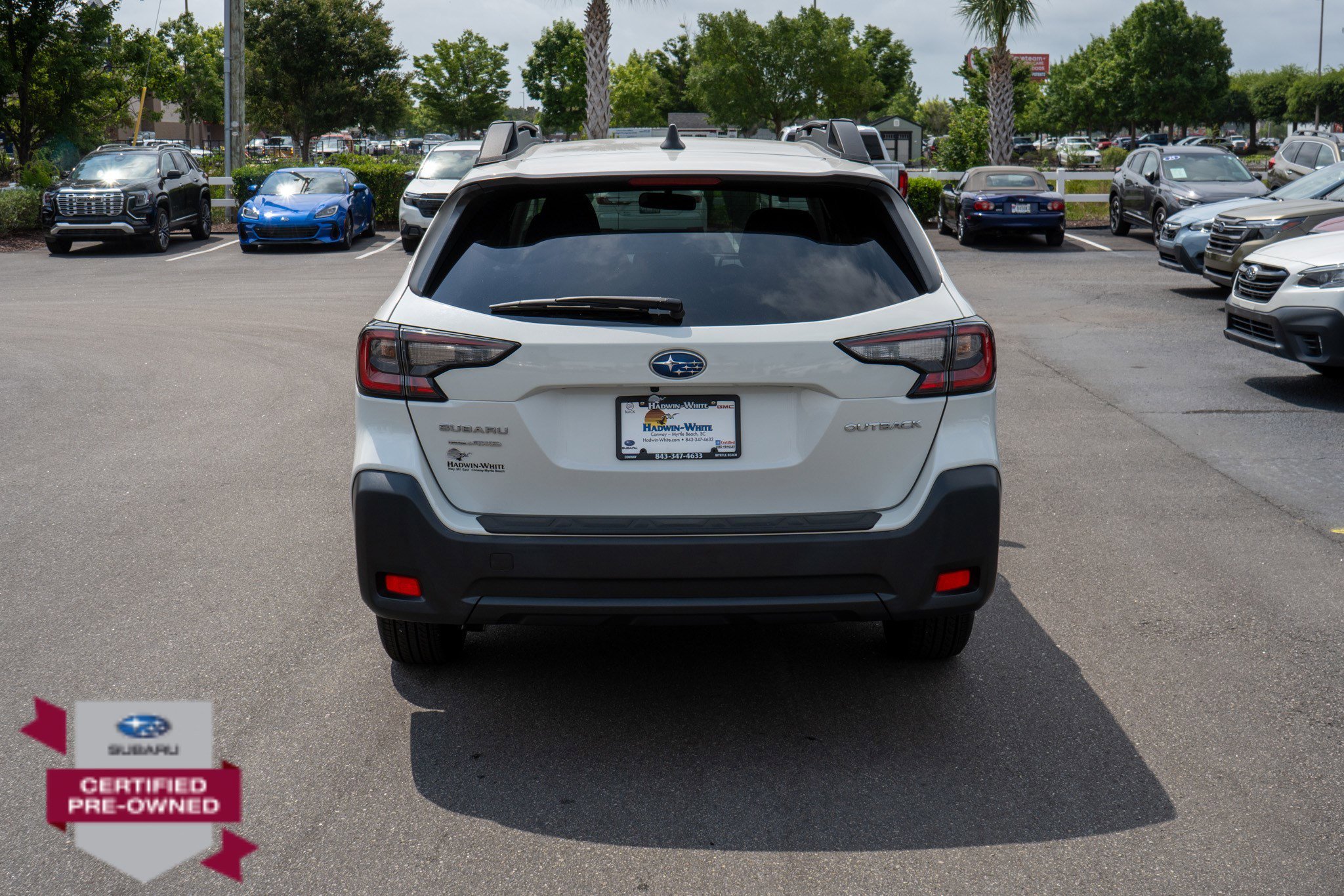 Used 2025 Crystal White Pearl Subaru Premium image 4