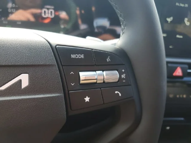 New 2027 Gravity Gray Kia LX image 22
